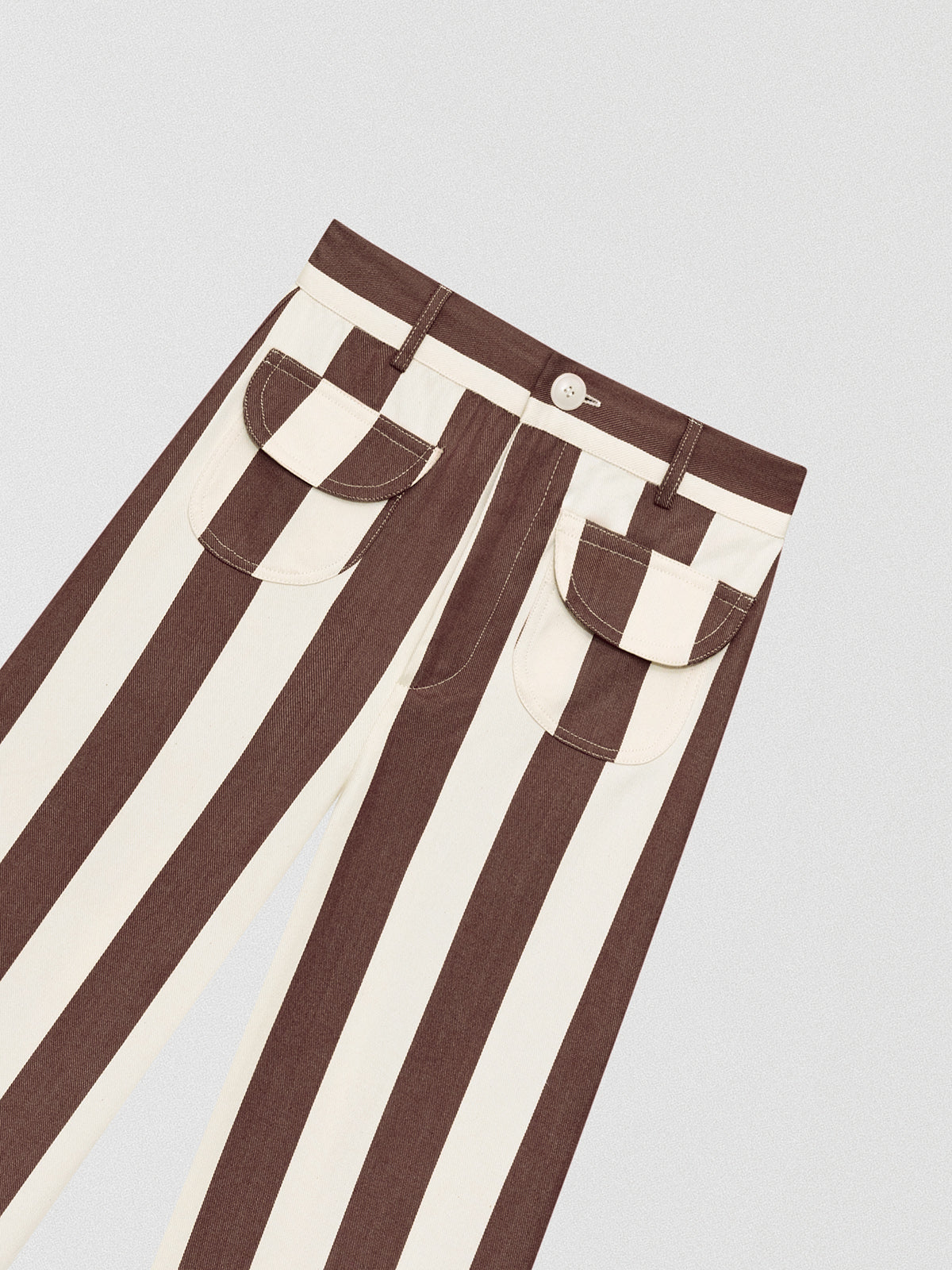 Brown high-waisted trousers printed in cotton with brown and ecru stripes.