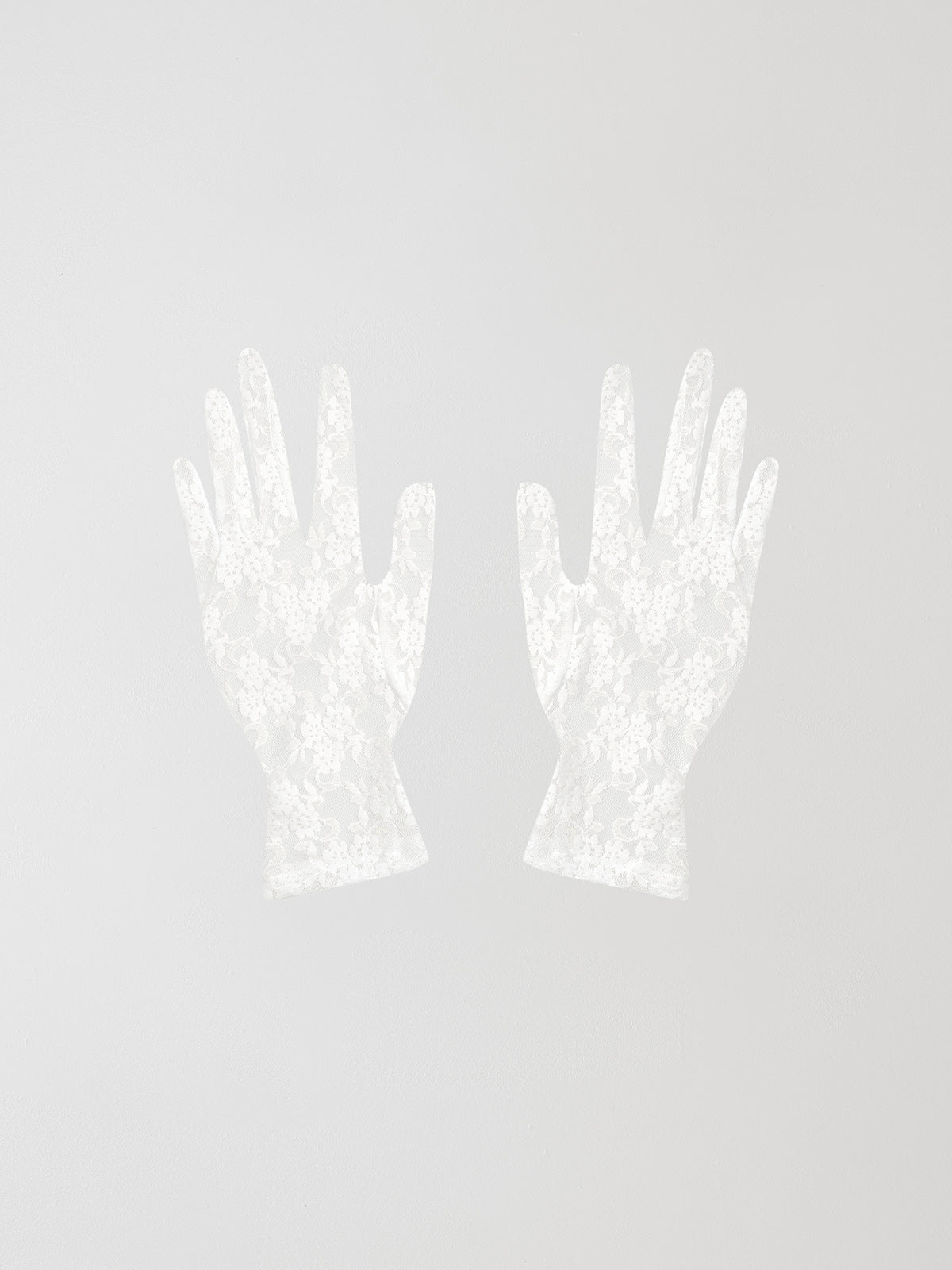 Jingle White Gloves